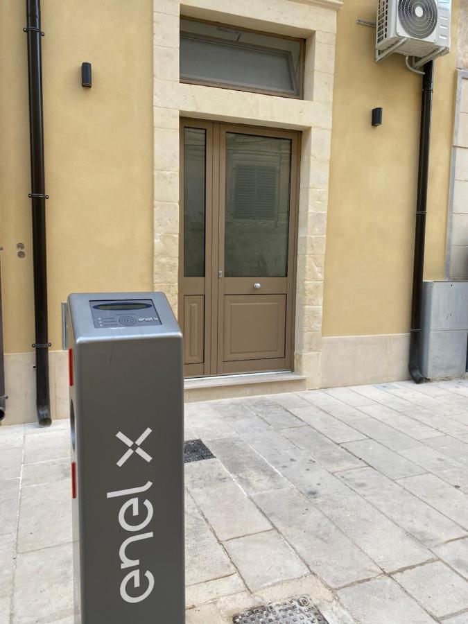 Rossaroll One Park Free Villa Noto Buitenkant foto